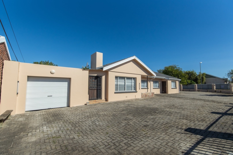 4 Bedroom Property for Sale in Framesby Eastern Cape
